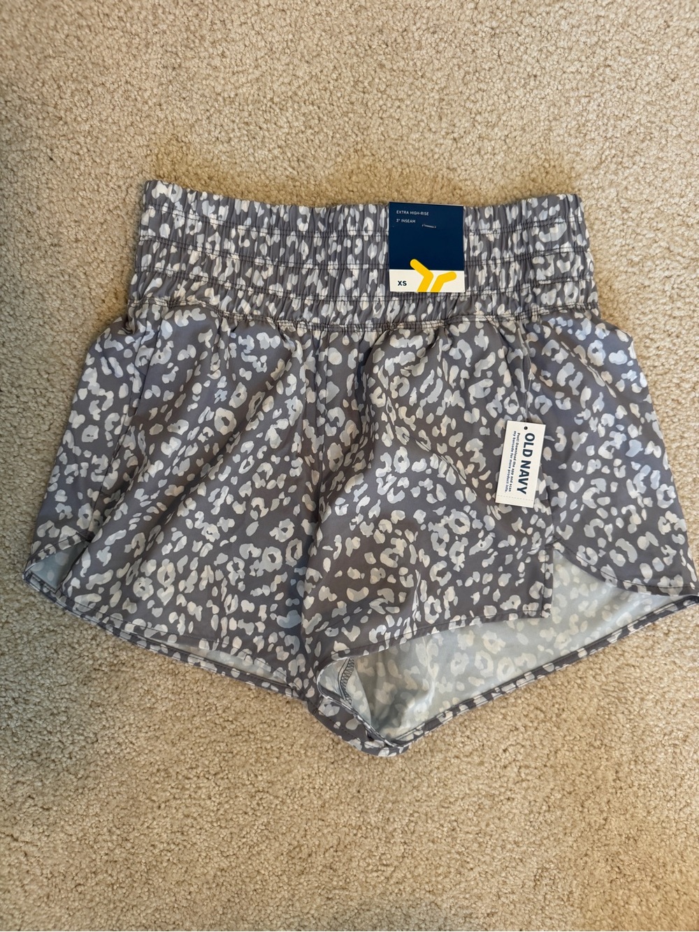 Old Navy Gray & white floral Athletic Shorts with 3 inch Wide Waistband XS